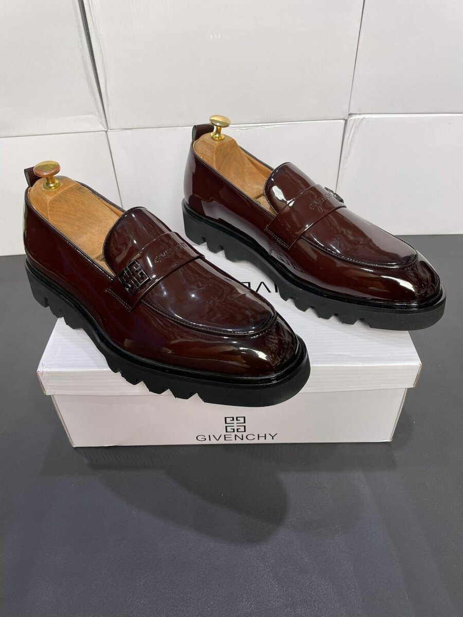 Chaussures élégantes en cuir