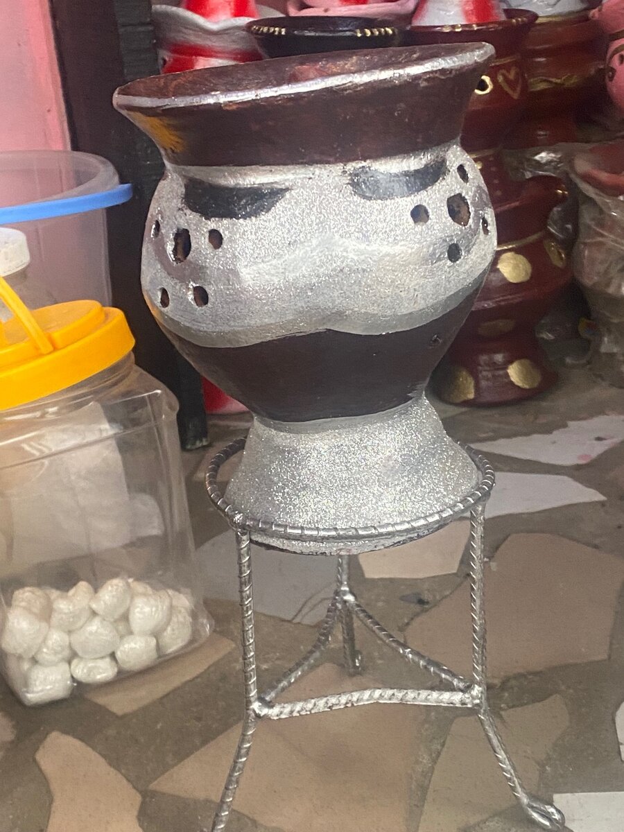 Encensoir en terre cuite décoratif