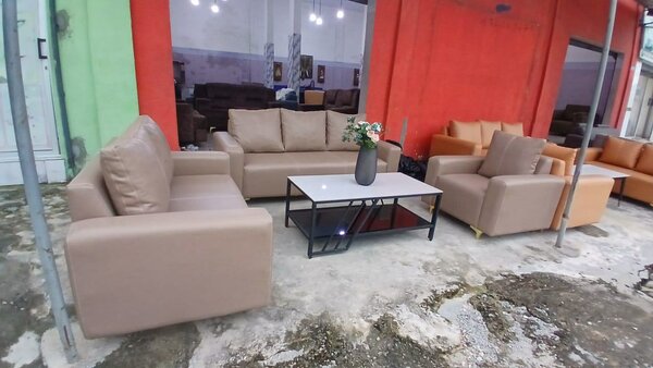 Salon en similicuir  Bracarré