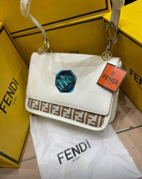 Sac Fendi élégant