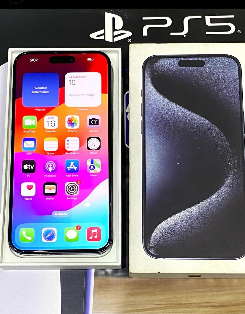 iPhone 15pro max 256Gb eSIM lock battery health 100%