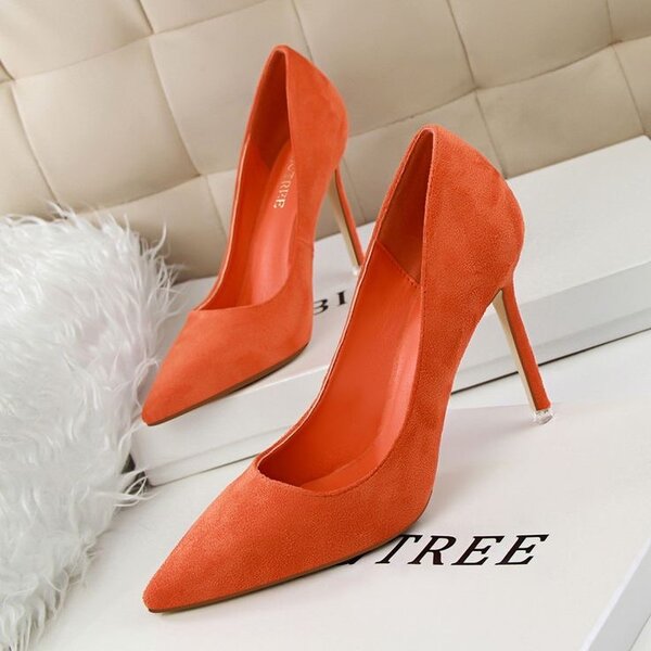BigTree Orange pointed heel