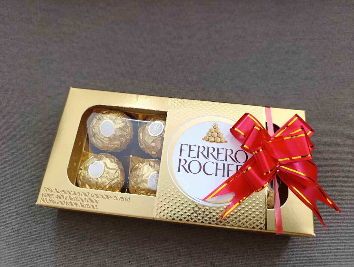 Coffret Ferrero Rocher et Bouquet de Roses