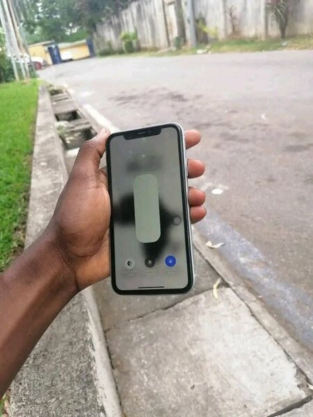 iPhone 11 Vert État Neuf