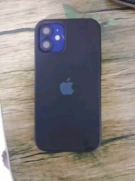 iPhone avec batterie 100%