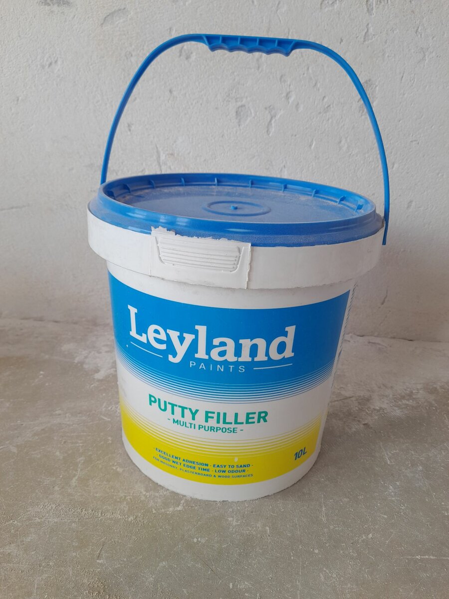 Leyland putty filler