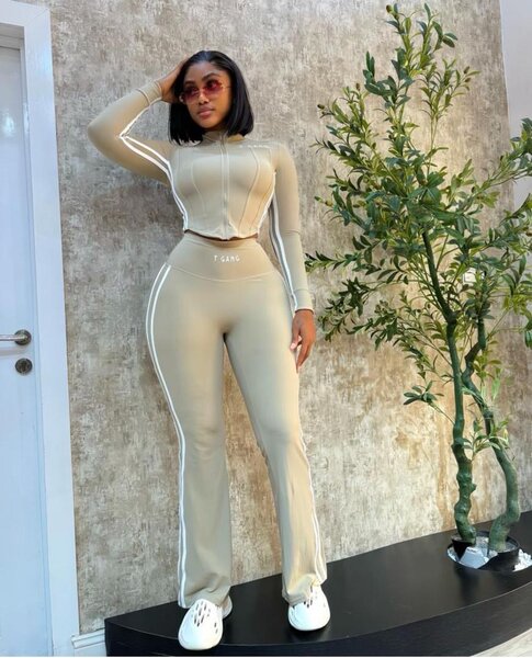 Tenue de sport ajustée femme