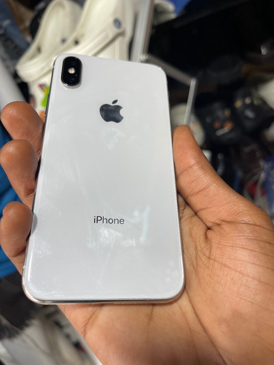 iPhone X fully functional neat battery 100