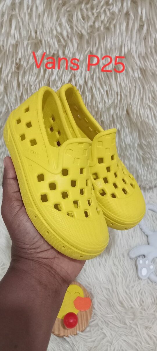 Chaussures jaunes enfant