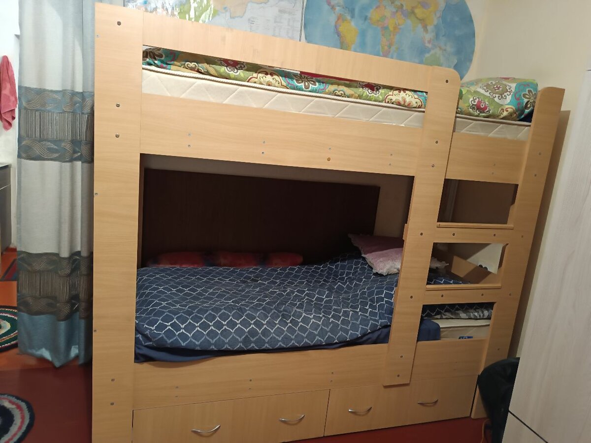 Кровать двух ярусный хороший состояние 10000сом0702322637