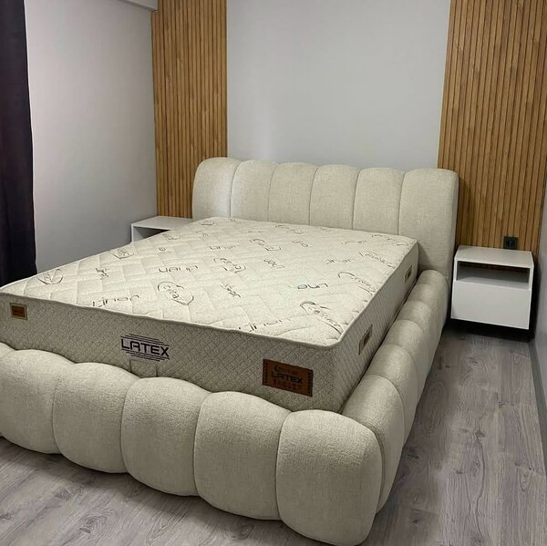 Queen size bed