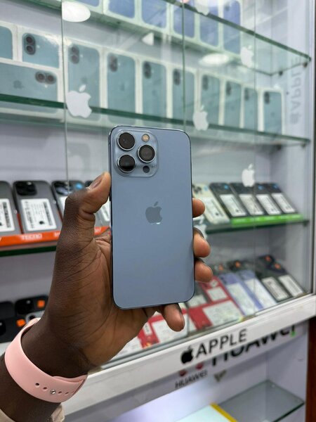 13 pro 128 Go tout passe rapid