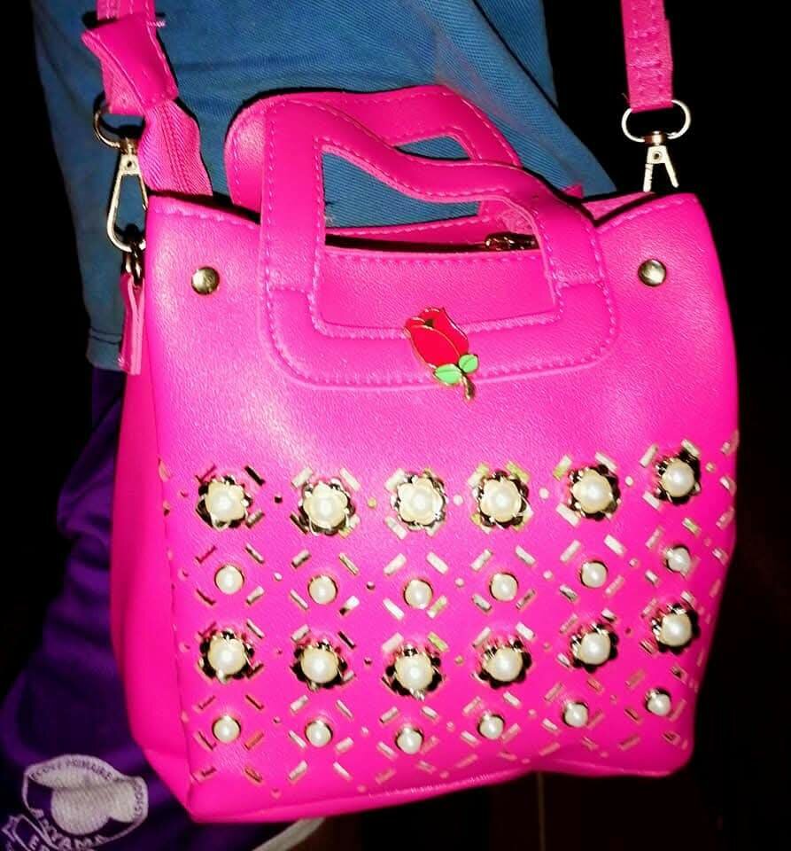 Sac à main perlé élégant