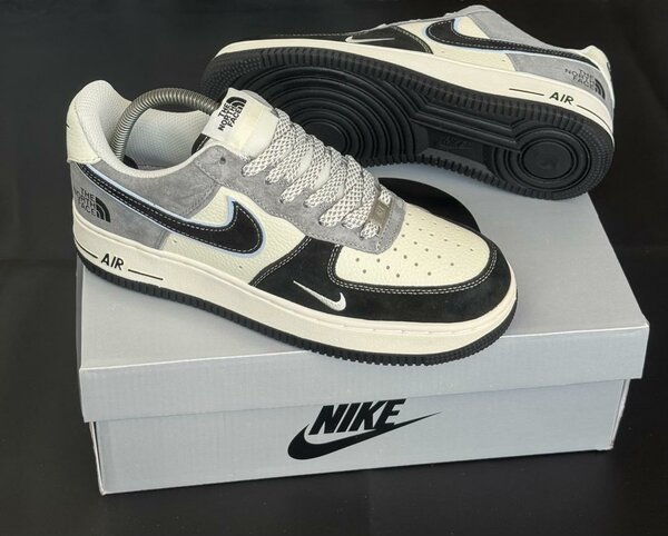 Chaussures Nike Air Force 1