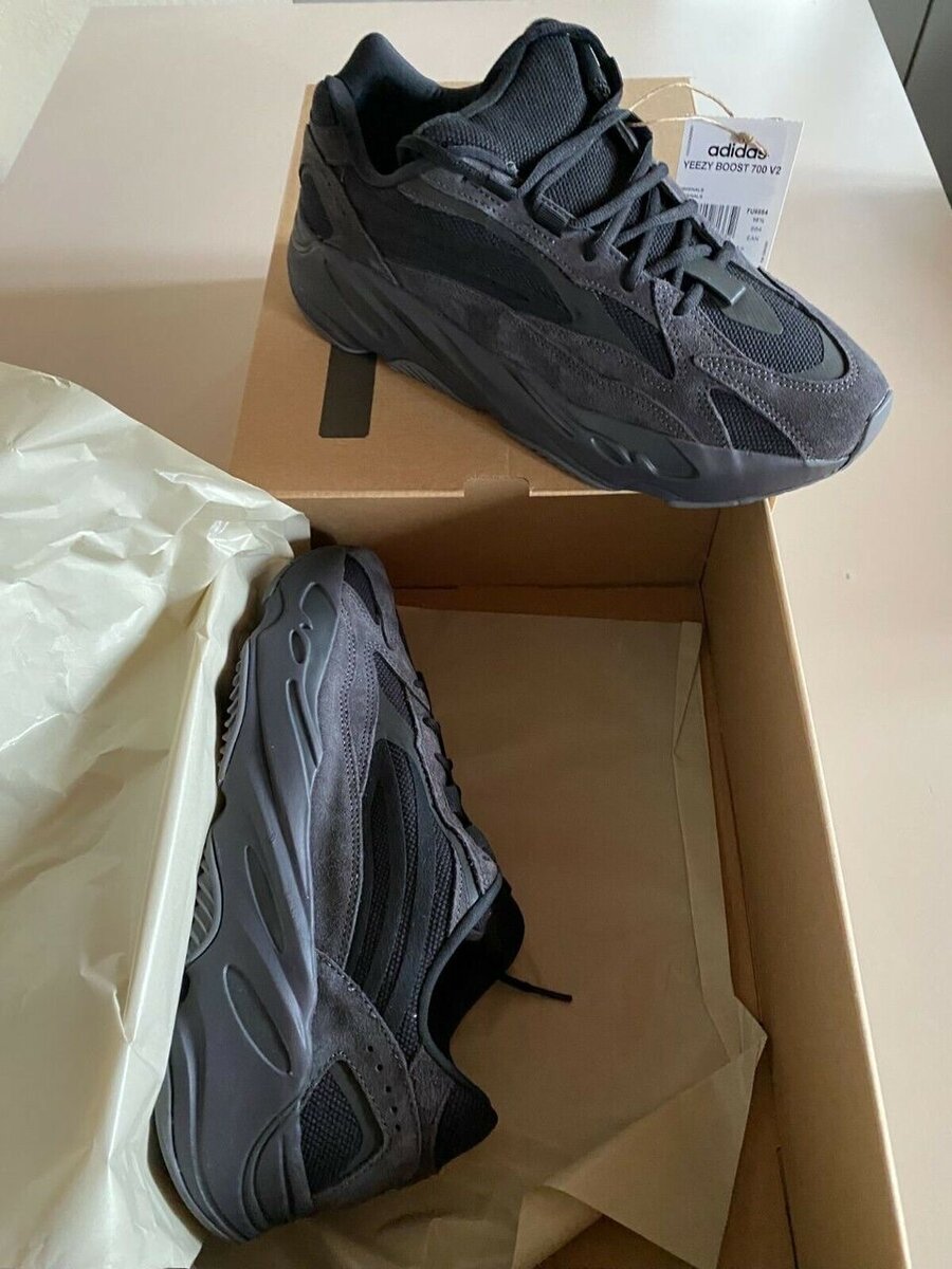 Yeezy boost 700