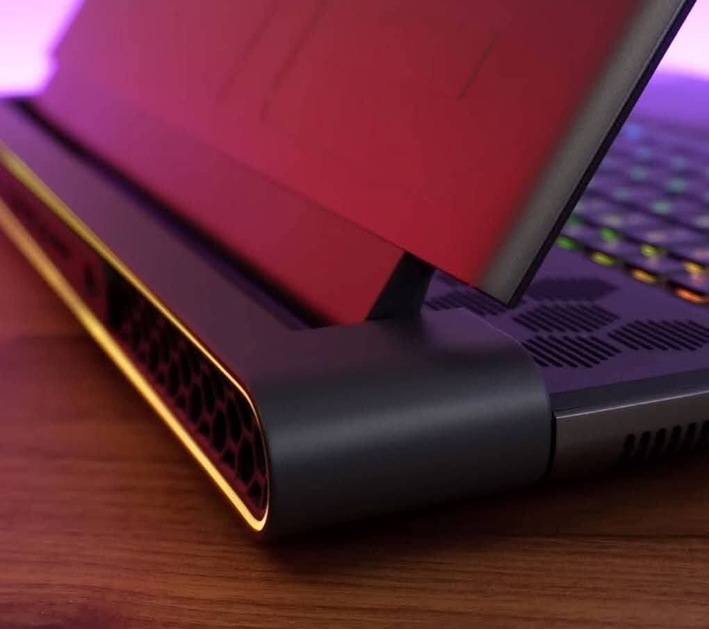 ALIENWARE M18 R2  64/2 2024