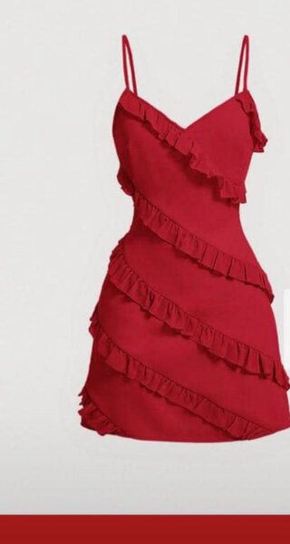 Robe rouge à volants élégante