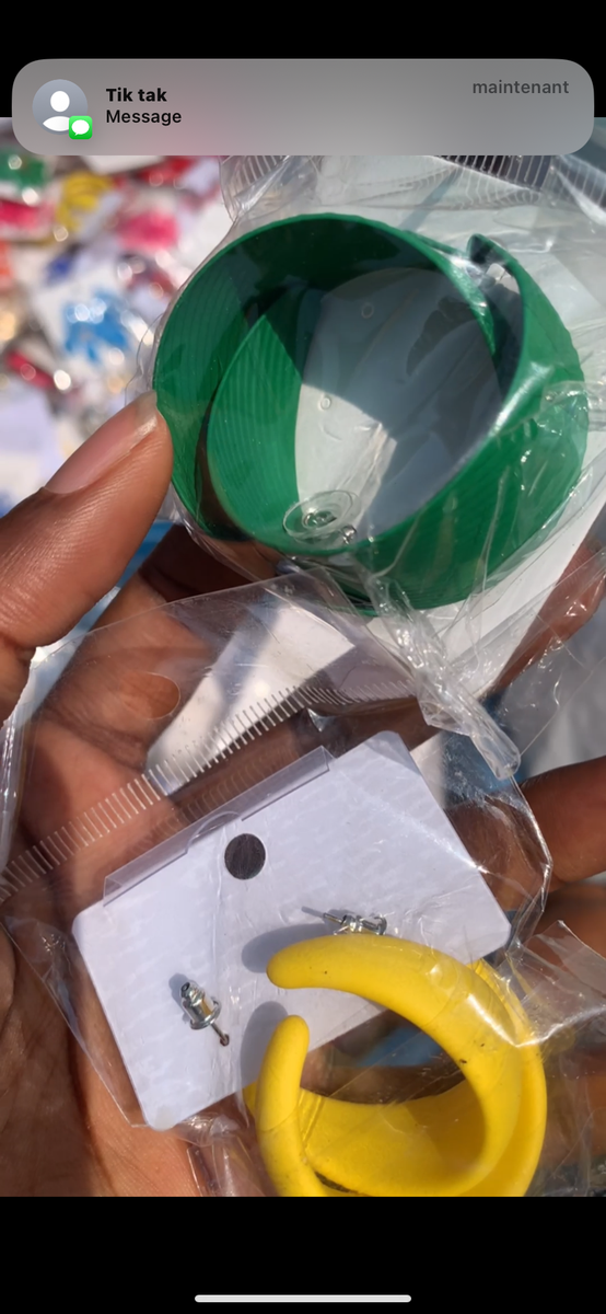 Boucles d'oreilles florales tendances