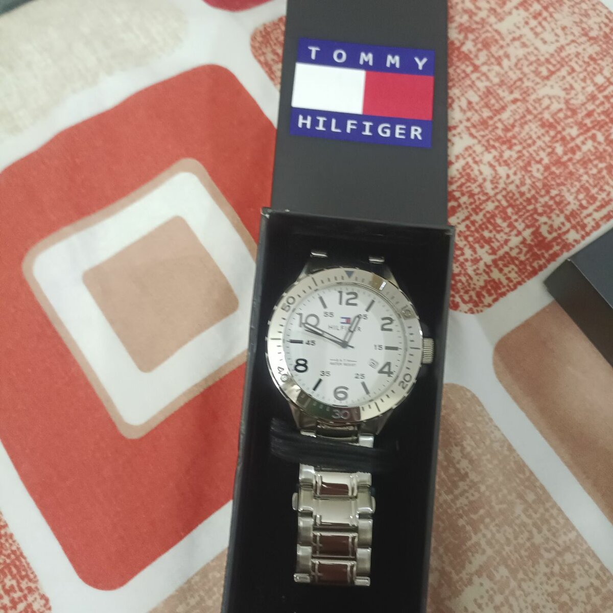 Tommy Hilfiger watch wid box
