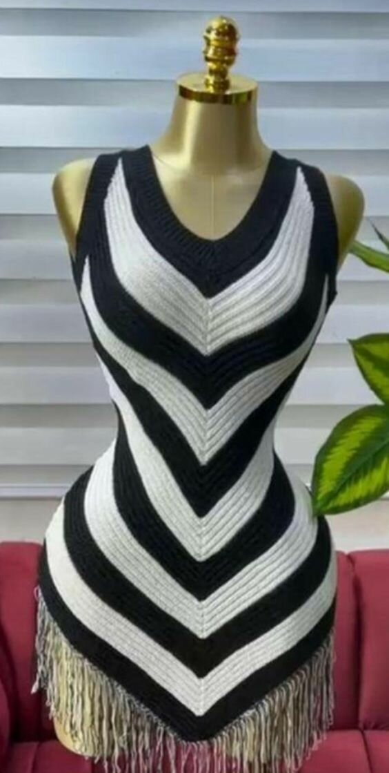 Robe en tricot à franges