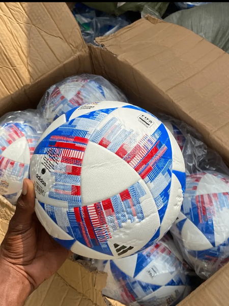 Ballon de football professionnel