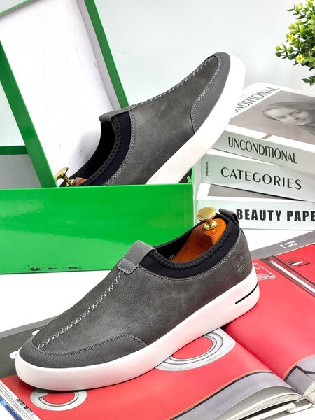 TIMBERLAND GREY AND WHITE