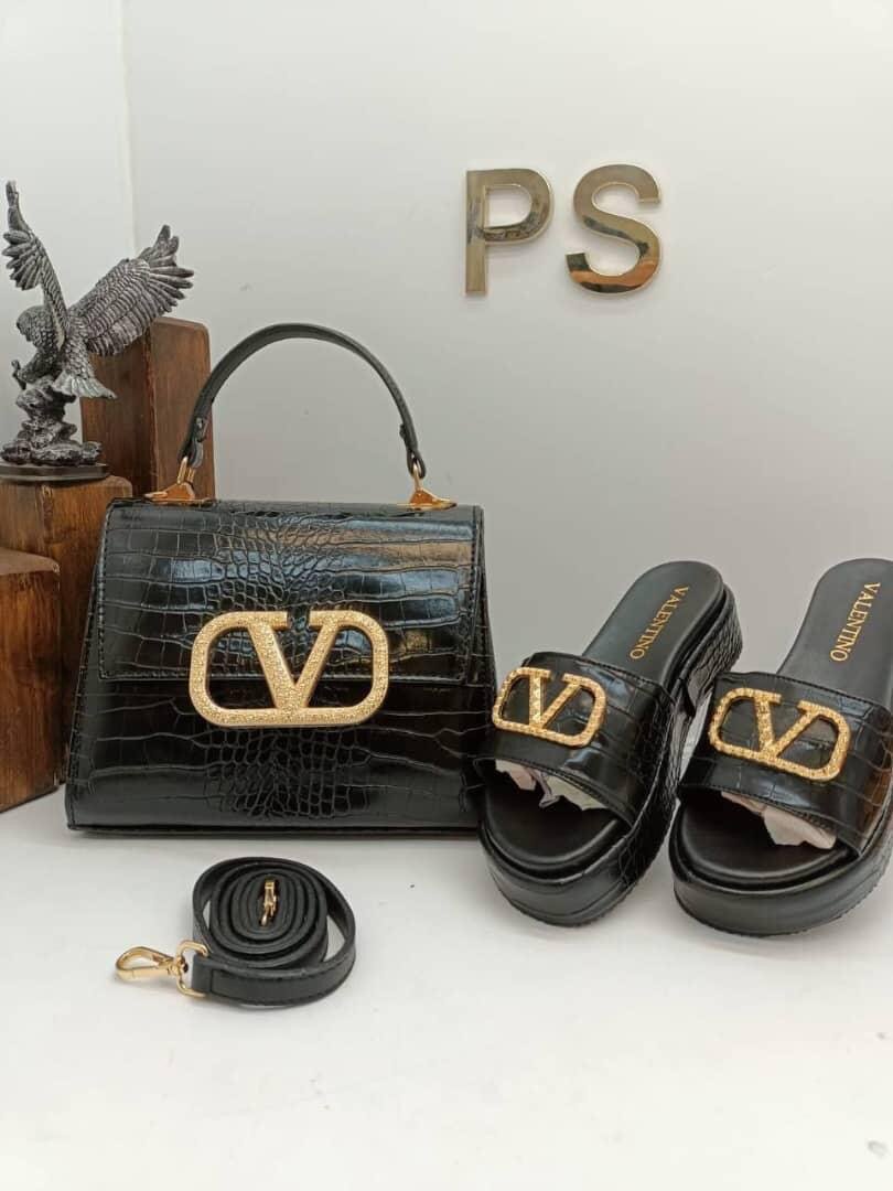Ensemble sac et sandales élégants