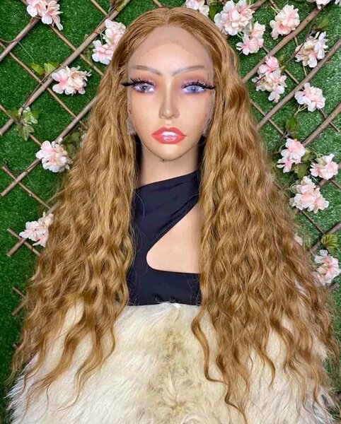 Perruque longue ondulée femme