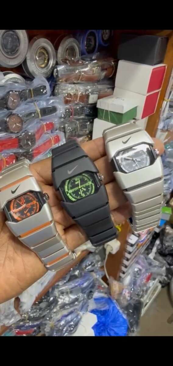 Montre élégante sportive homme