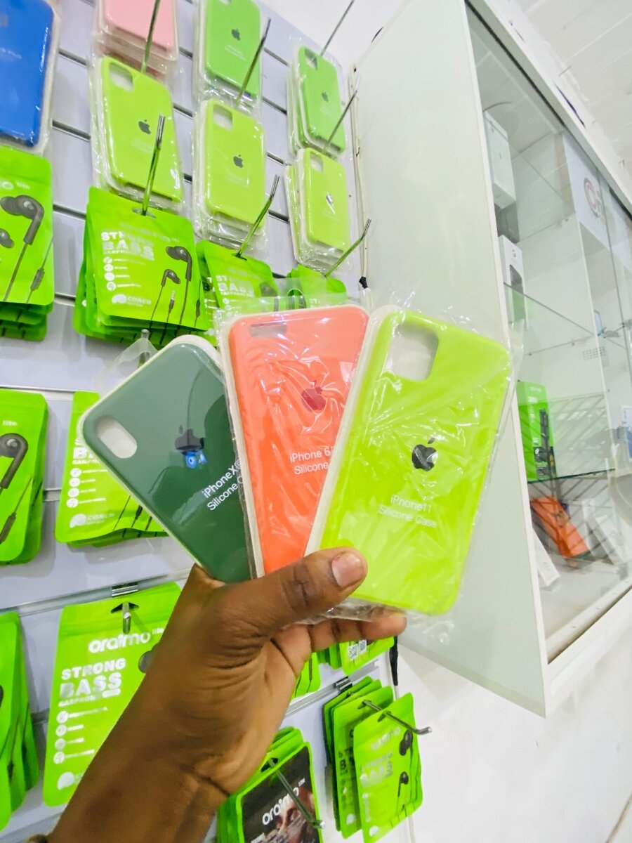 iPhone silicon pouch