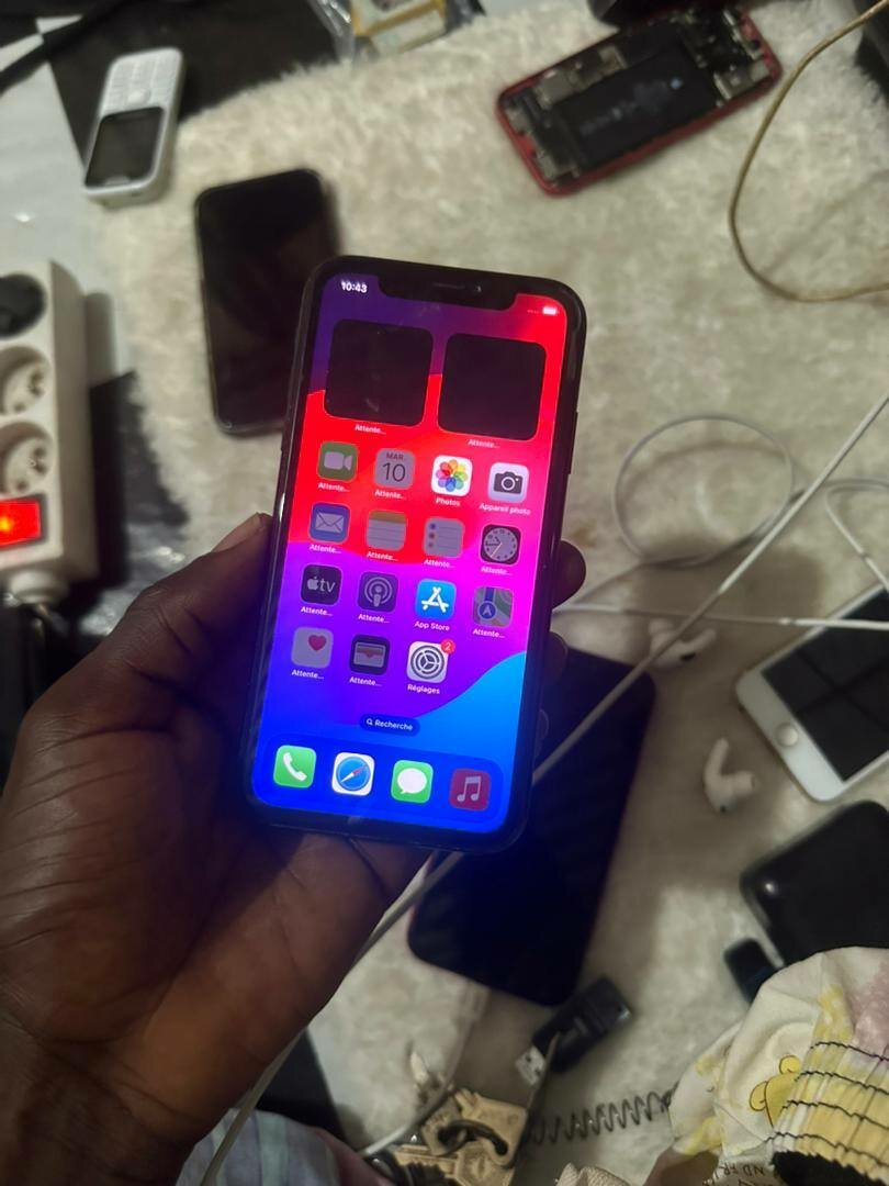 iPhone XR 128G tout passe propreprix: 100.000