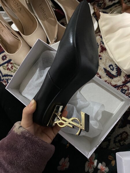 Кабул Yves Saint Laurent