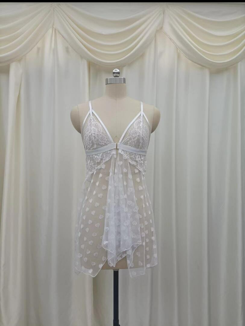 Nuisette en dentelle blanche