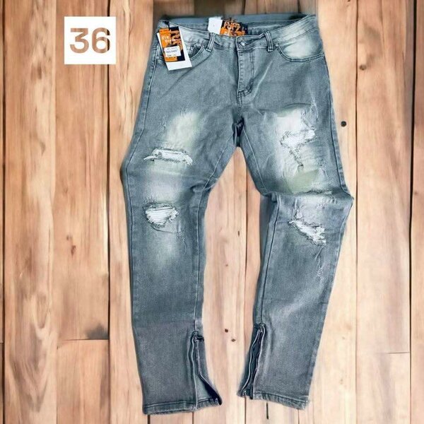 Jean décontracté déchiré