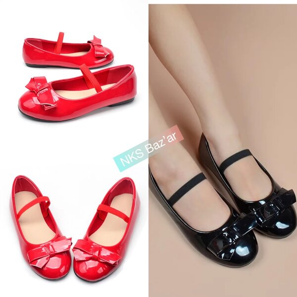 Chaussures rouges enfants pour la Noël