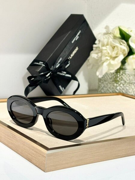 12.k avec le coffre dorigine