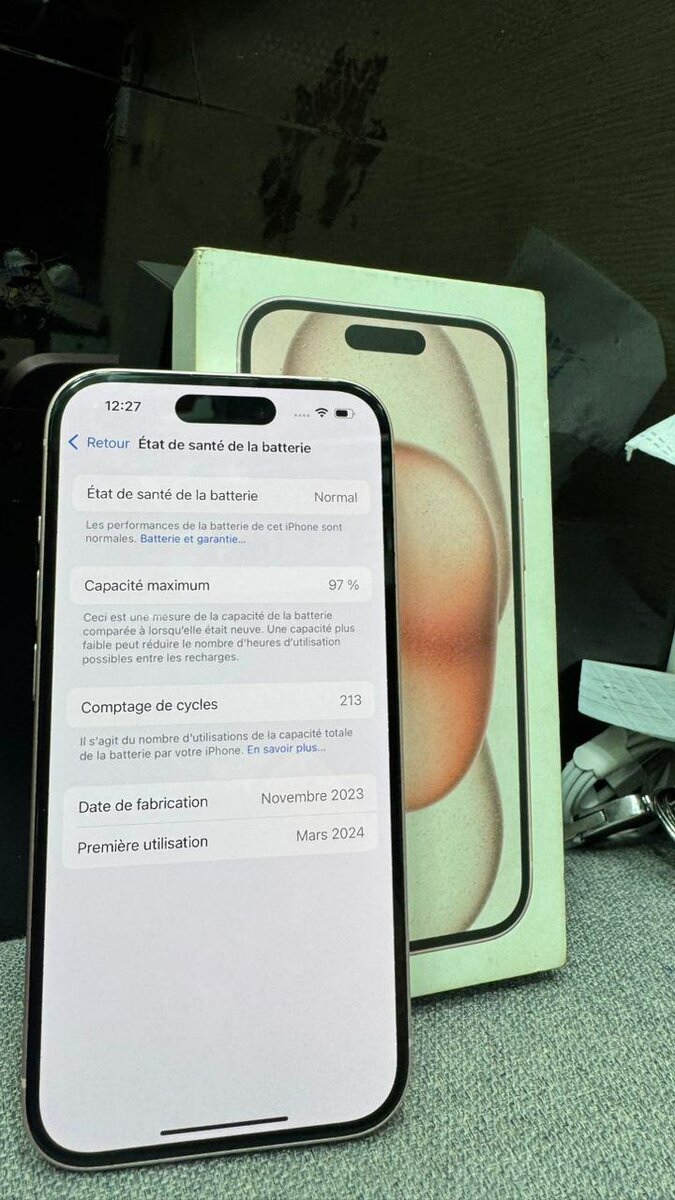*iphone 15 128giga CE état super propre : 430,000