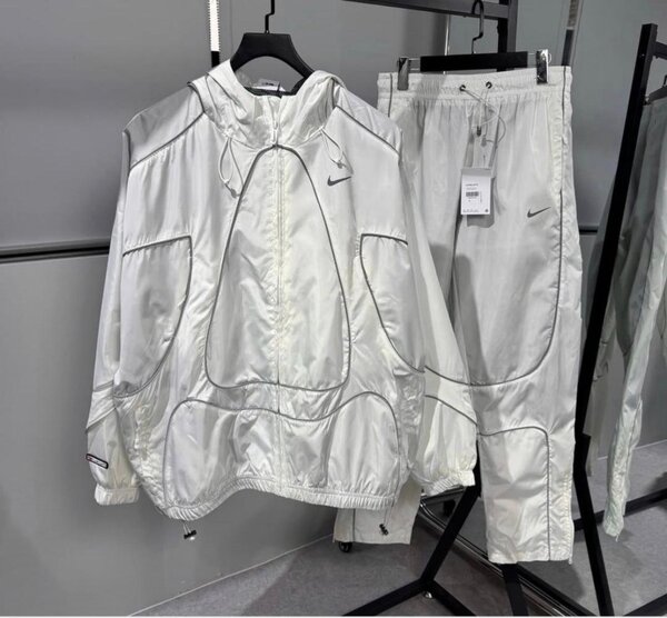 Ensemble de sport réfléchissant