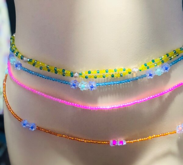 Ceinture de perles colorées