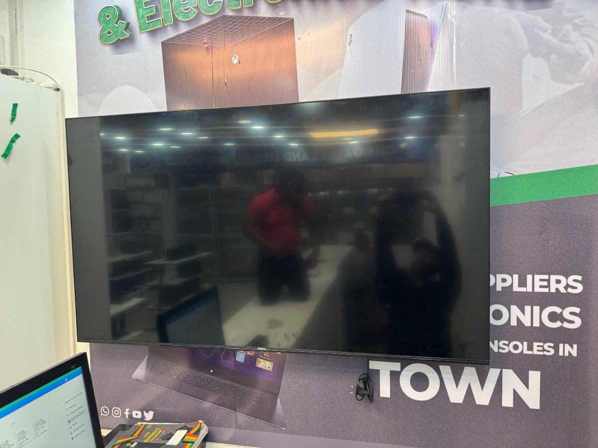 Hisense Smart Tv 65 inches