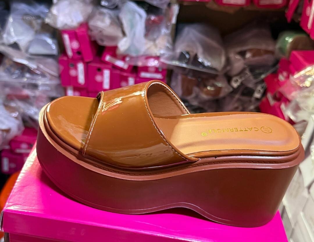 Talons compensés élégant