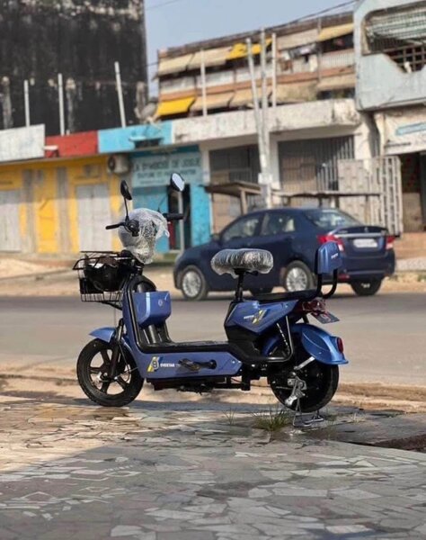 Scooter électrique urbain élégant