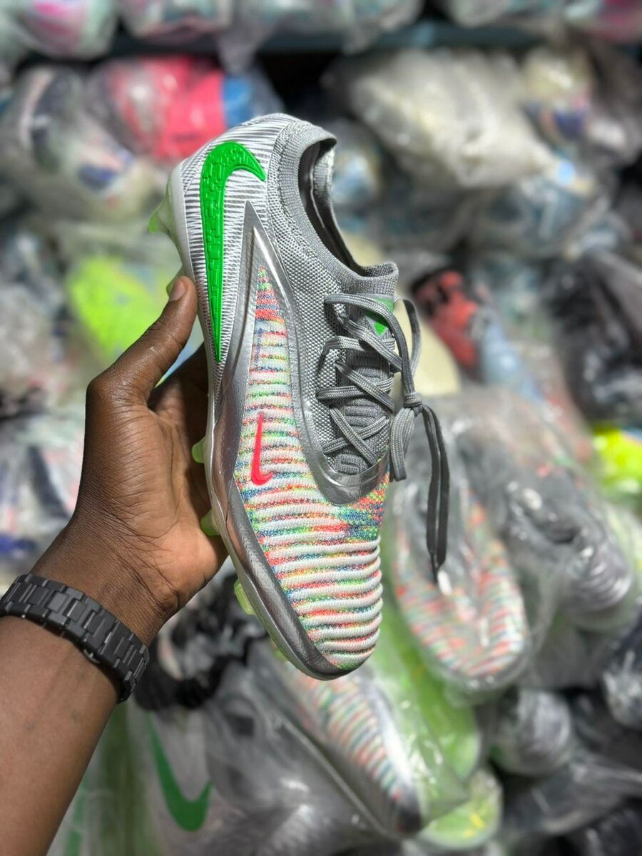 Chaussures de Football Modernes