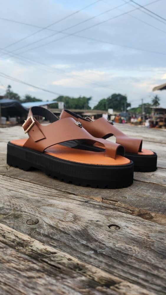 Sandales à plateforme élégantes