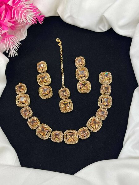 Ladies wedding set Necklace and earrings