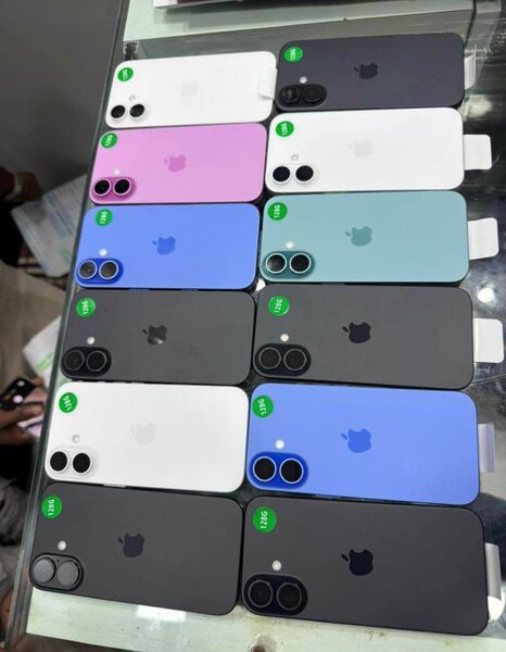 iPhone 128 Go Divers