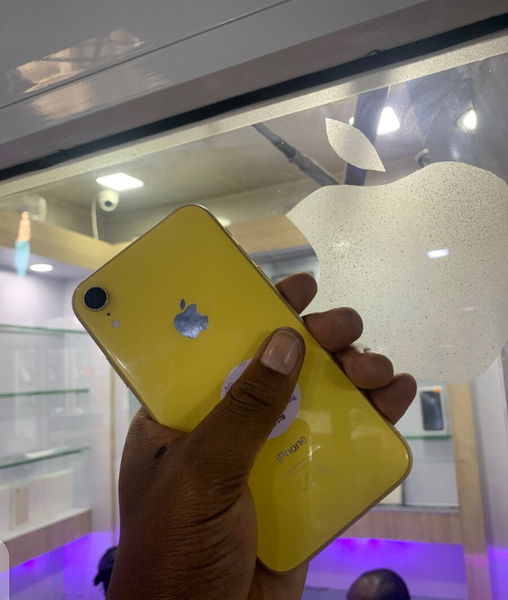 iPhone XR Jaune