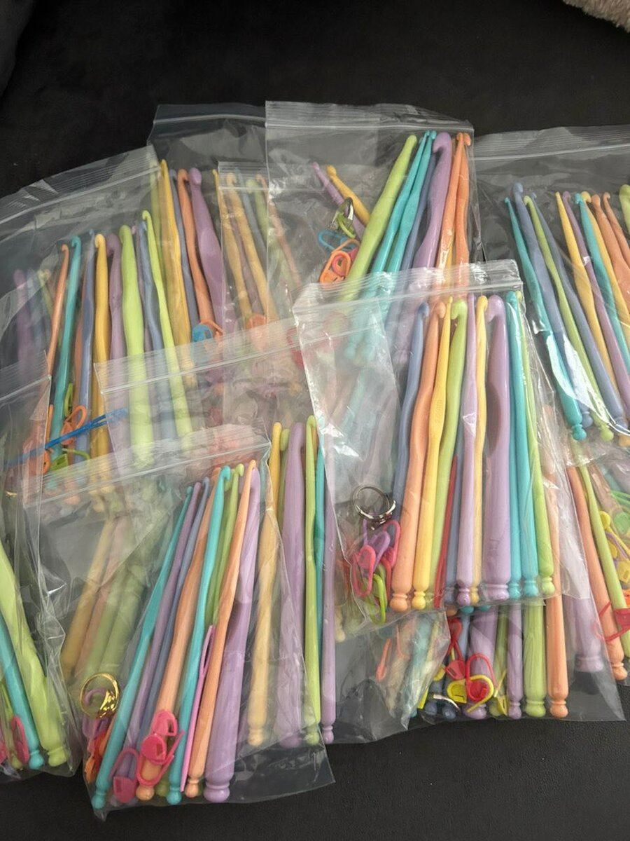 Polymer crochet hooks