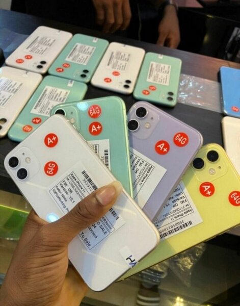 IPHONE 11 64 GiG