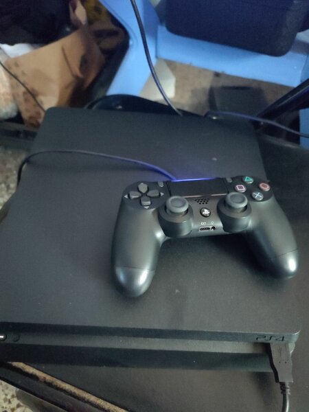 Sony Slim PlayStation 4 UK